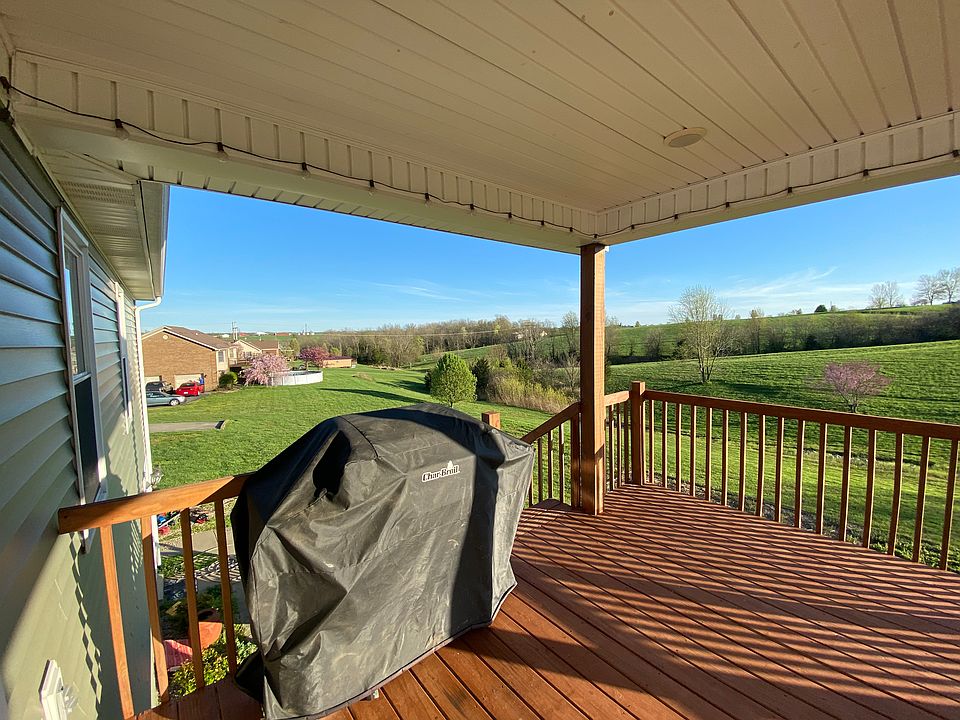 1st image of 125 Rosewood Dr
