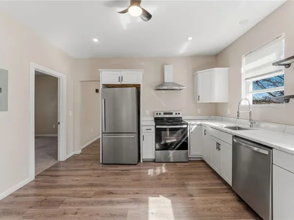 6 Stockwell St, Providence, RI 02909