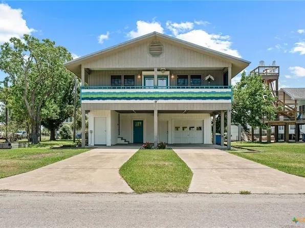 115 W Adams Ave, Port O Connor, TX 77982
