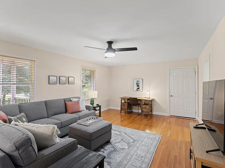 114 Fisher Dr — Photo 18