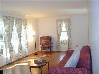 Spacious living room