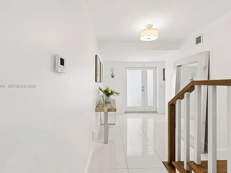 420 Aledo Ave — Photo 2
