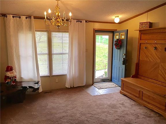 3rd image of 10 Christine Ln