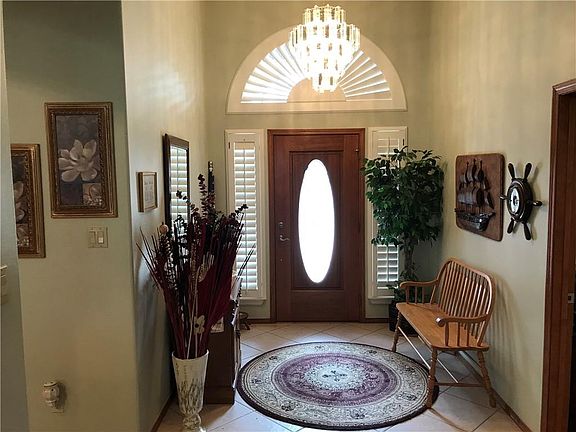4th image of 3509 Clubhouse Dr