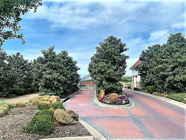 3803 Cascade Sky Dr — Photo 106