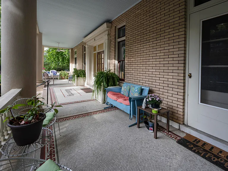 25 Hampton Ct #7 — Photo 7