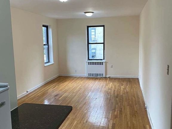 2nd image of 125 Christopher St #1AA
