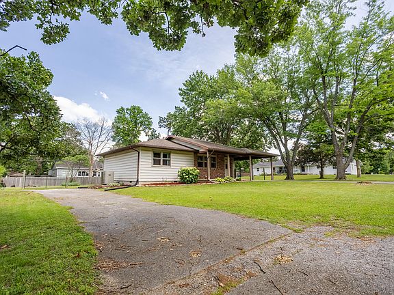 4th image of 804 N Canton Avenue