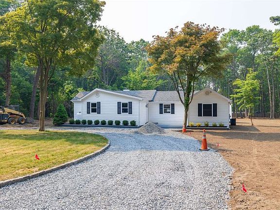 2nd image of 194 Country Rd