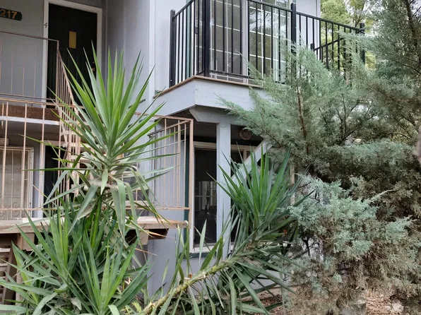 217 25th St #4, Sacramento, CA 95816