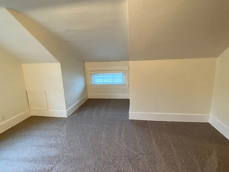 15721 Main St E — Photo 25