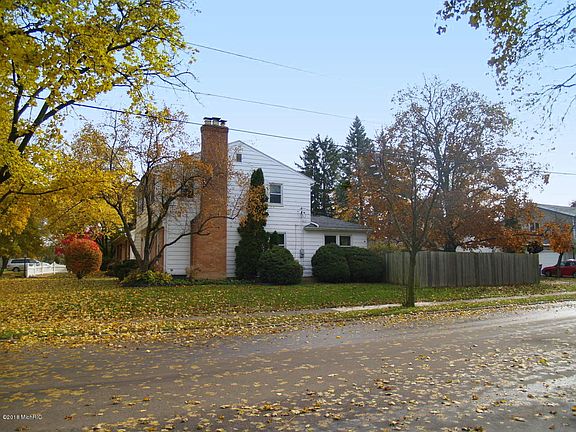 3rd image of 1702 Johnston St SE