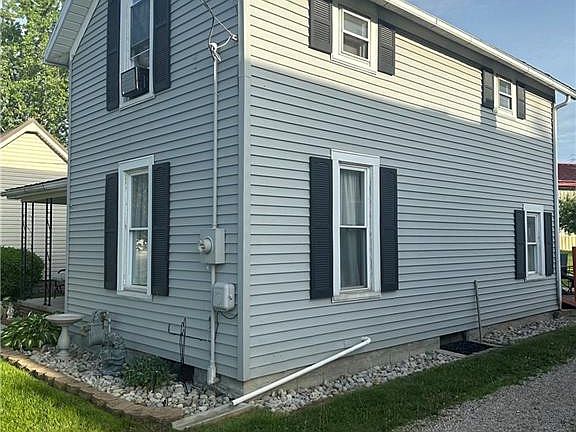 4th image of 221 Dow St