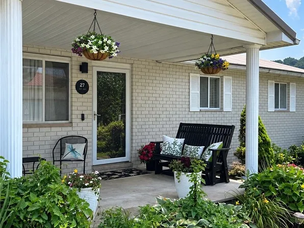27 Circle Dr, Ravenswood, WV 26164