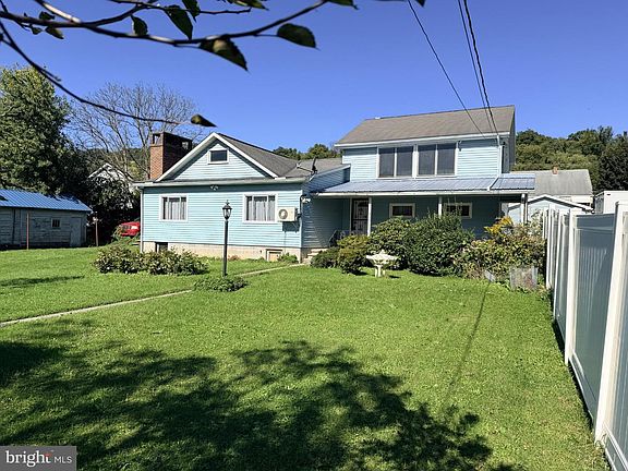 2nd image of 519 W 4th St
