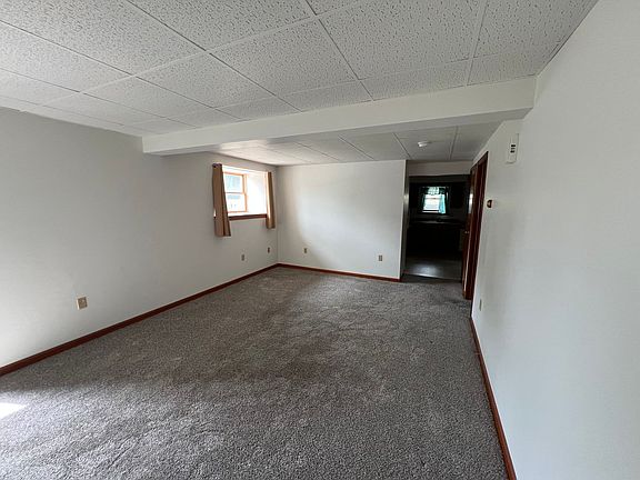 3rd image of 301 E Elm St