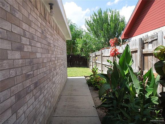 2nd image of 909 E Stonegate Dr