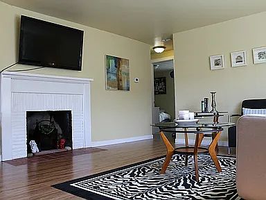5th image of 11314 5th Ave NE