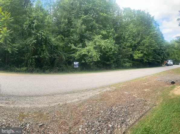 7703 Riparian Ct, Fredericksburg, VA 22408