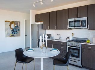 715 N Wells St, Chicago, IL 60654