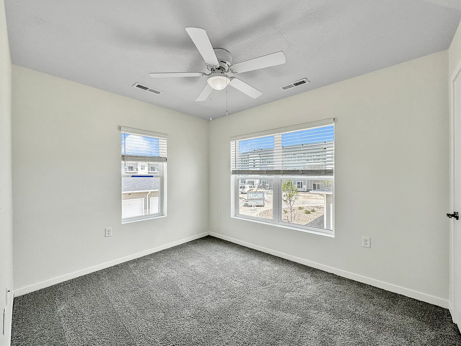 2 bed, 1.5 bath, 790 sqft, $1,390 — Photo 4