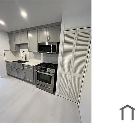 2 bed, 860 sqft, $2,700 — Photo 2