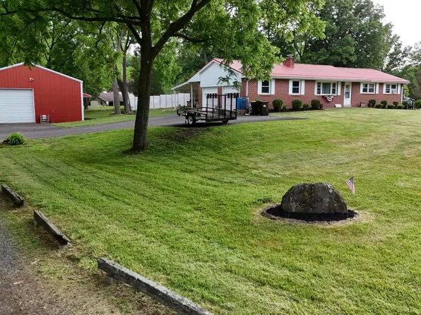 504 Green St, Green Lane, PA 18054