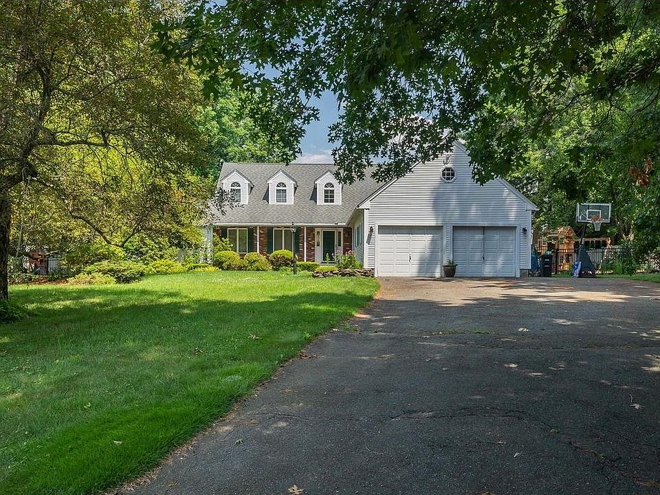 1st image of 160 Millbrook Dr