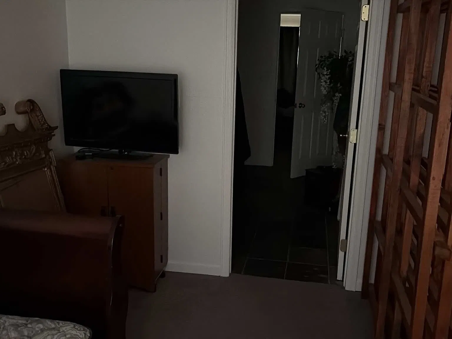 4 bed, 3161 sqft, $700 — Photo 2