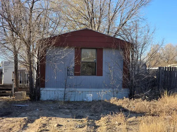 364 E Stanley Dr, Pueblo West, CO 81007