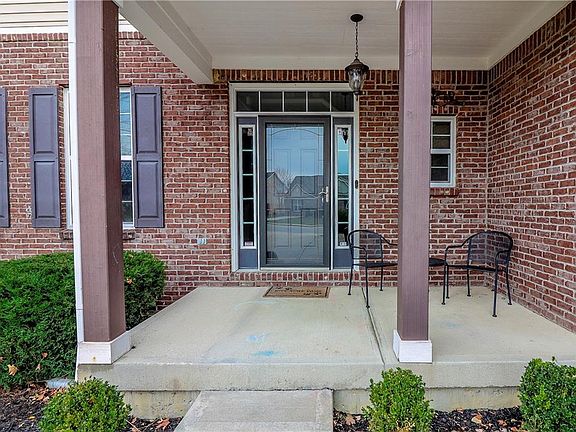 3rd image of 12239 Twyckenham Dr
