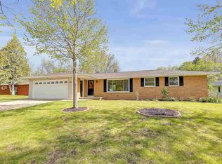 1524 Orchid Ln, Green Bay, WI 54313
