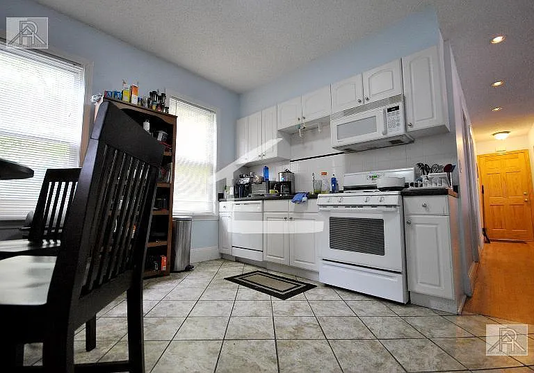 Kitchen has been updated with NEW appliances since this pic!