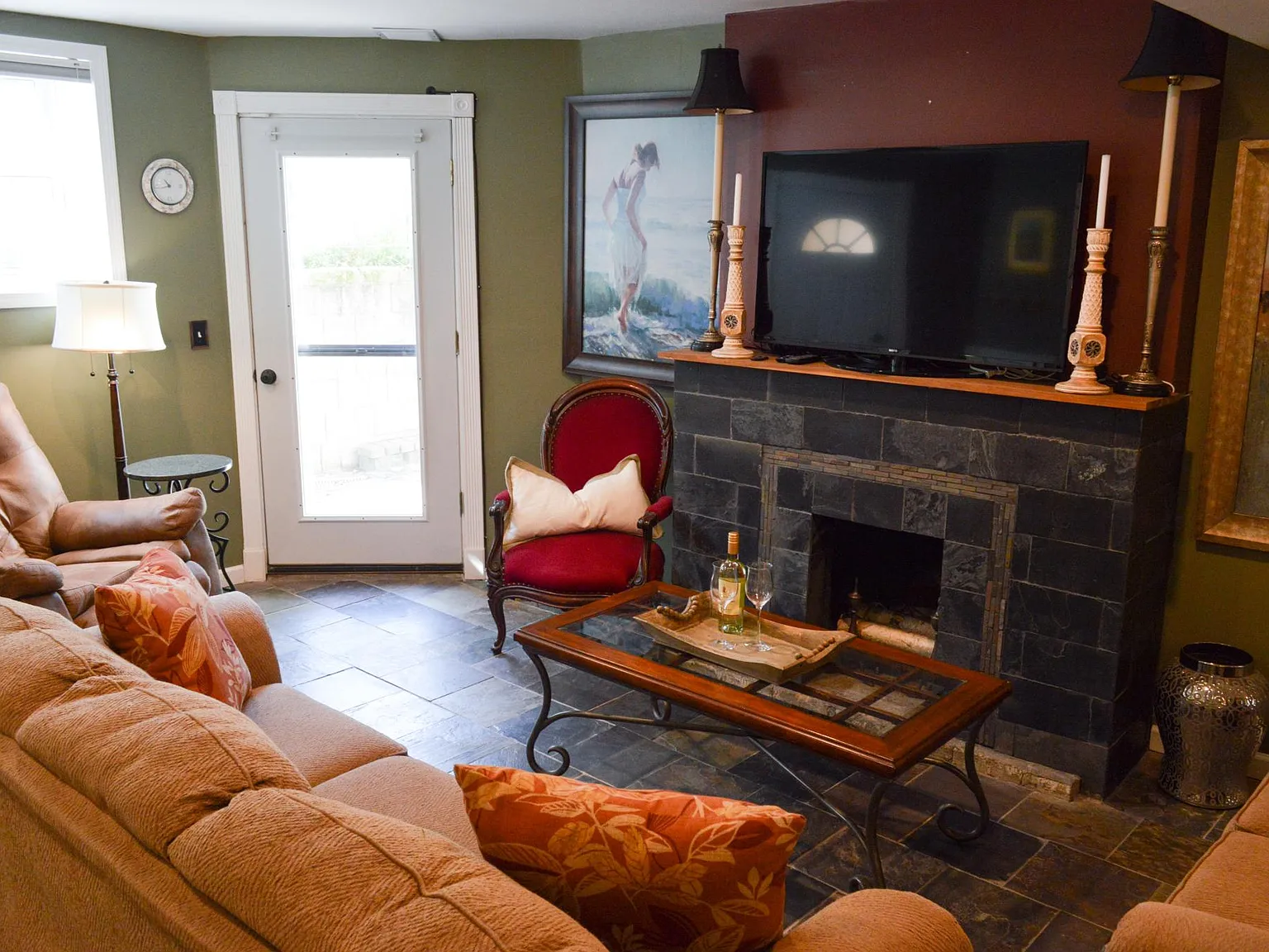 3 bed, $2,400 — Photo 4