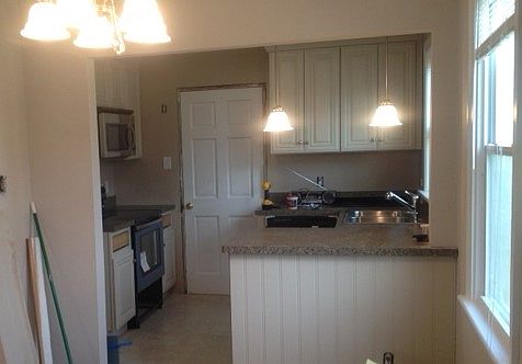 4th image of 10 N Elm Ave