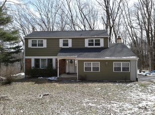 9000 Independence Dr, Green Lane, PA 18054
