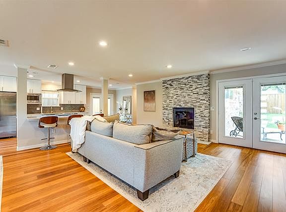 5th image of 2209 Maple Leaf Dr