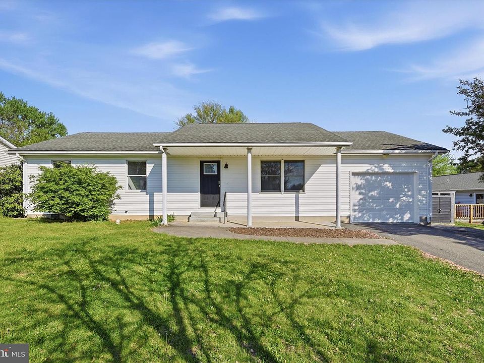 1st image of 102 Warbler Dr