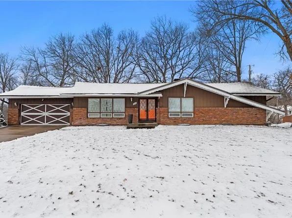 6108 NW Webb Cir, Kansas City, MO 64151