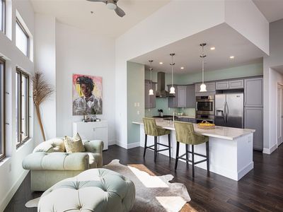 438 W Grand Ave APT 711, Oakland, CA, 94612