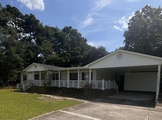 1095 Five Mile Rd, Richlands, NC 28574