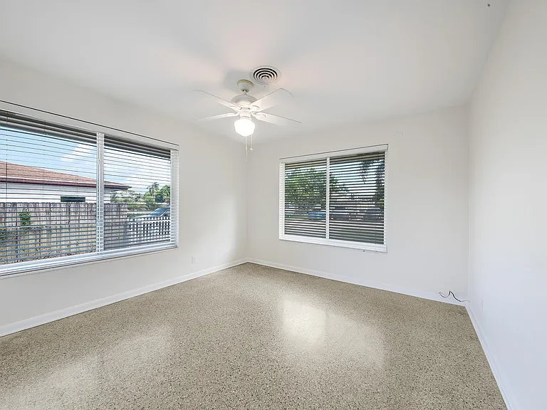 2022 Collier Ave — Photo 19