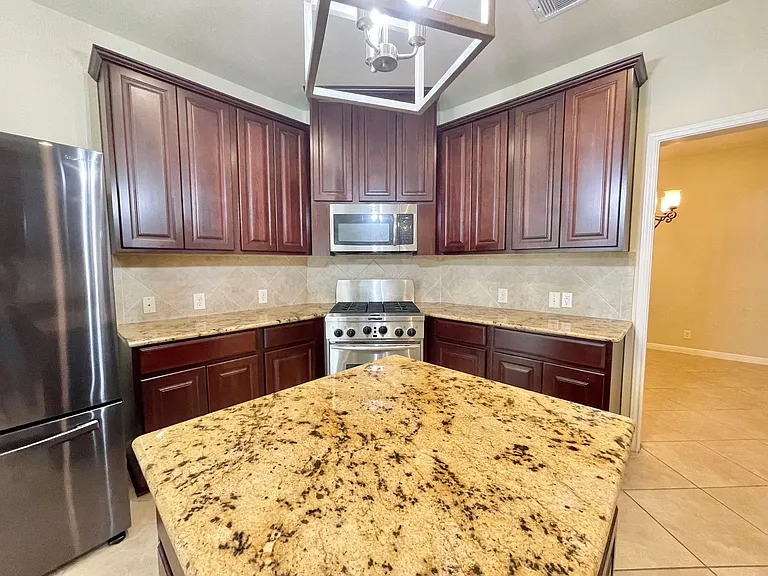 2602 Sierra Peak — Photo 10