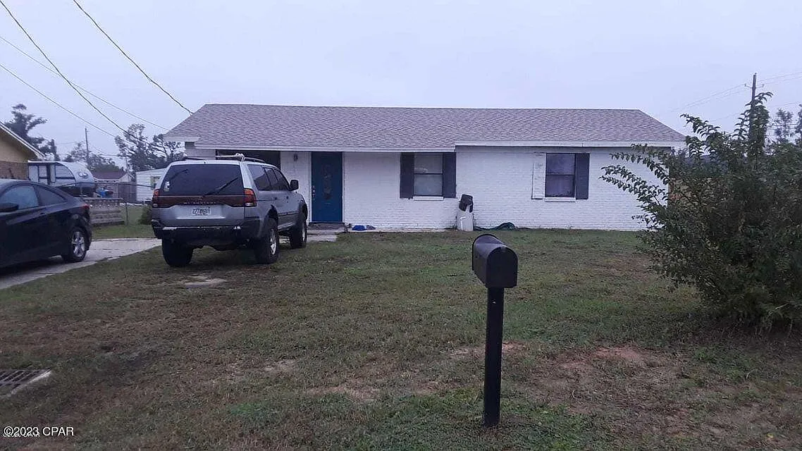 5 bed, 1810 sqft, $2,799 — Photo 1