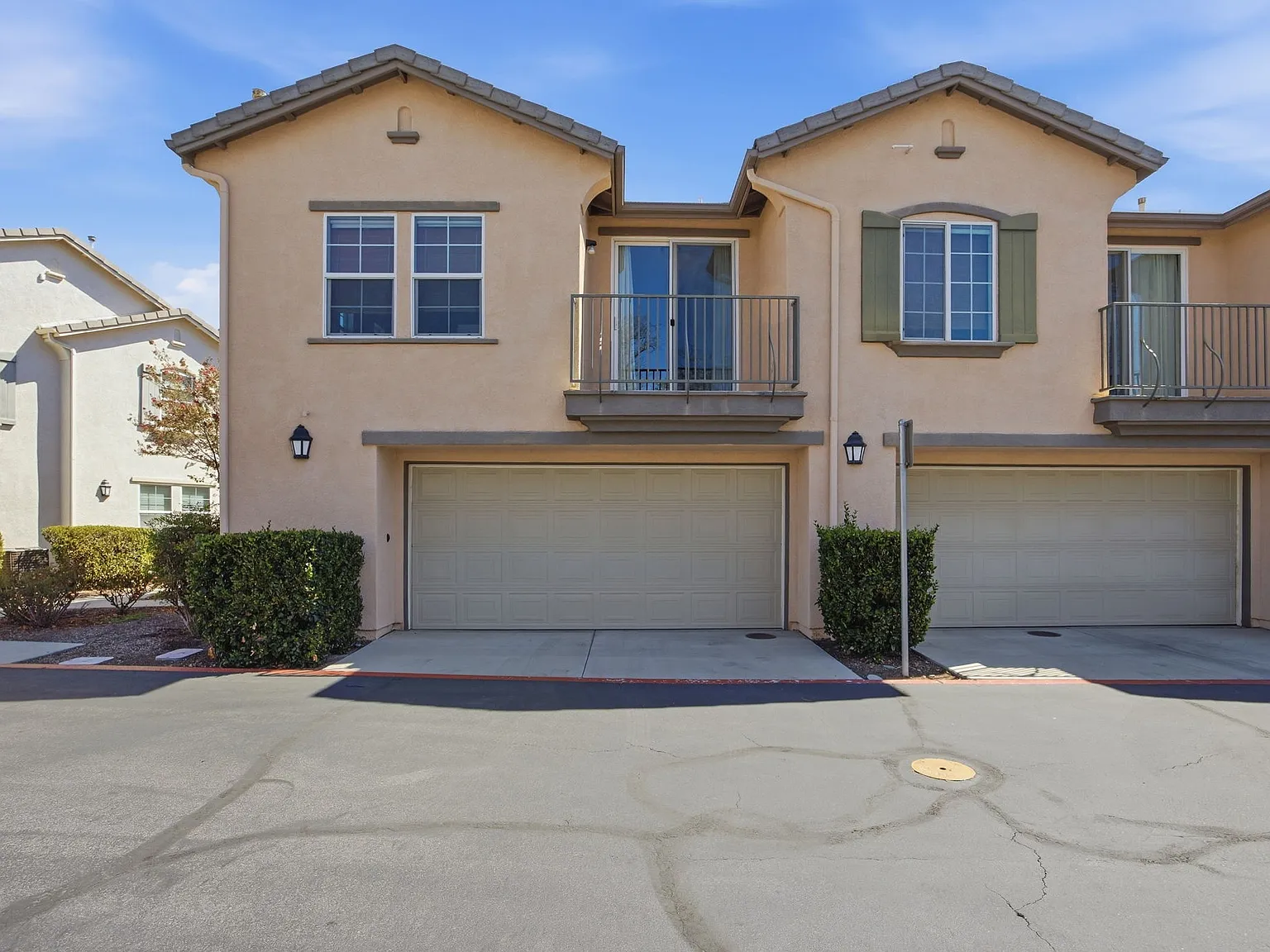 2 bed, 1053 sqft, $2,400 — Photo 4
