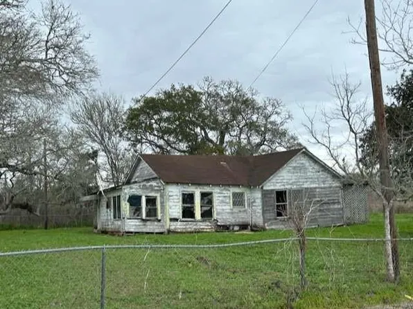 343 County Road 272, Bay City, TX 77414