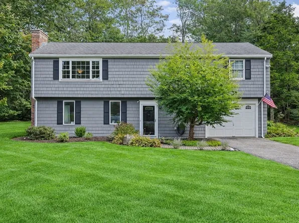 130 Winslow Cemetery Rd, Marshfield, MA 02050