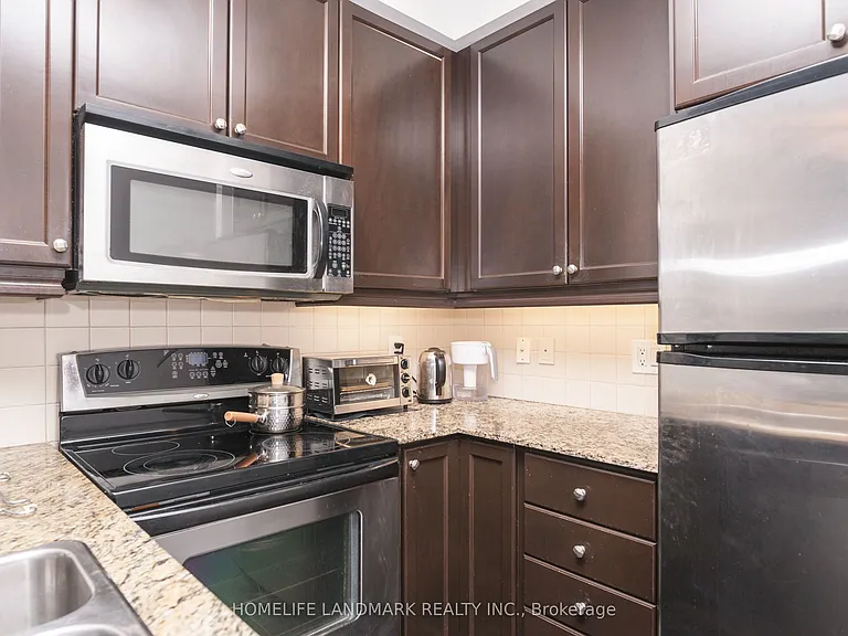736 Spadina Ave #417 — Photo 7