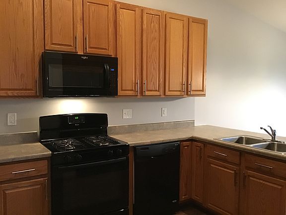 5th image of 651 Sterling Ct