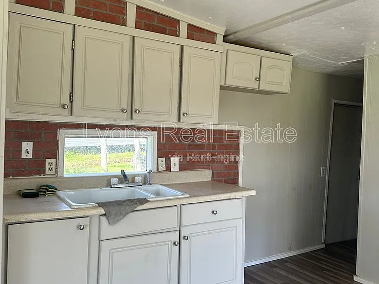 8086 Heck Dr #1A — Photo 9